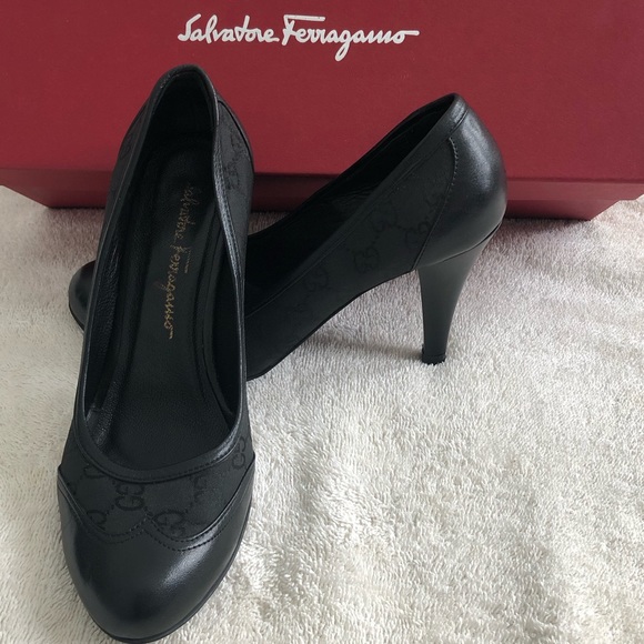 Salvatore Ferragamo EUC Heels, Sz 6.5 - Picture 2 of 14
